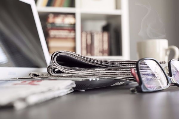 將要整列的零件隨意放到整列機治具板，然后加以各 01